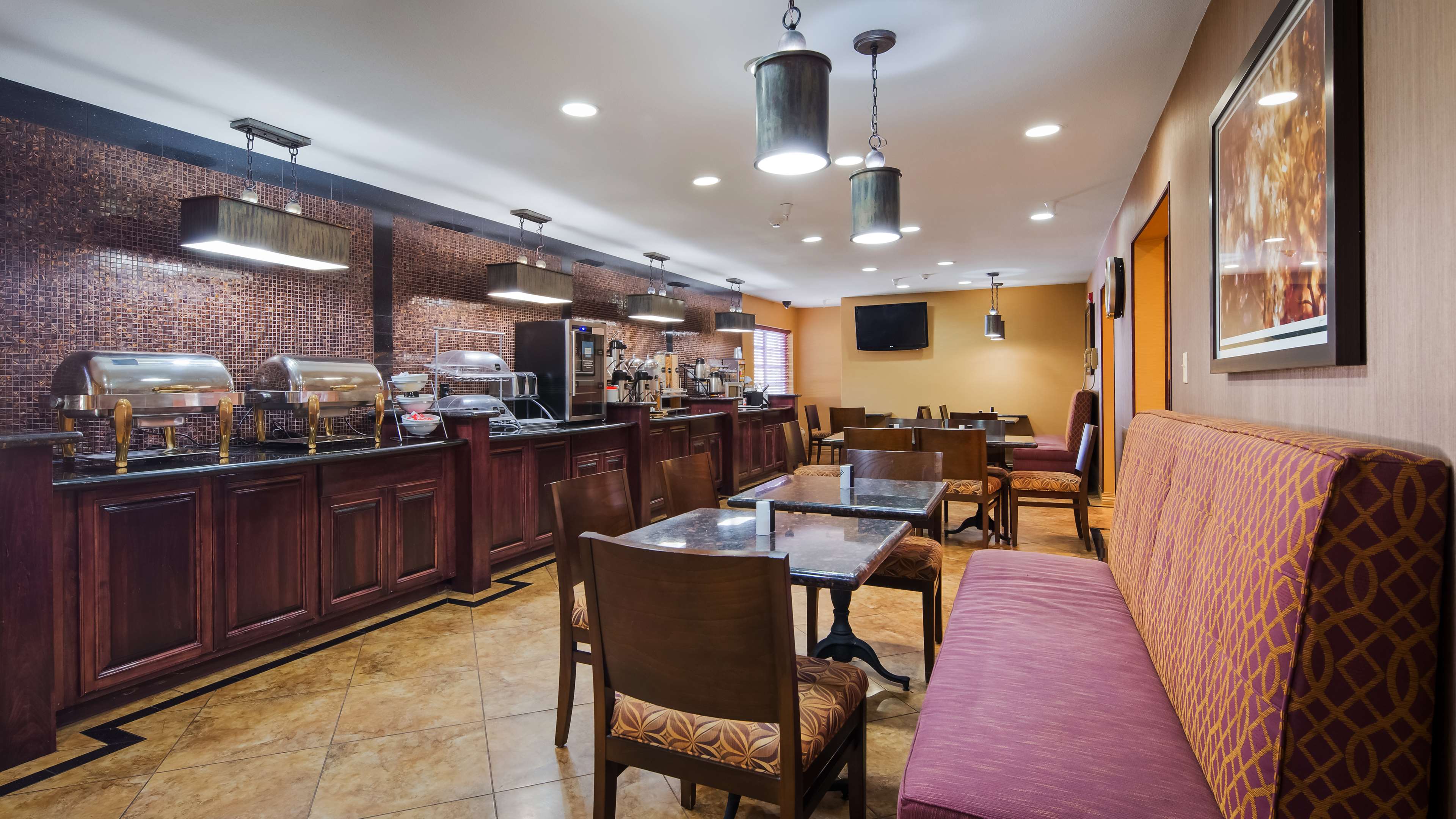 Best Western J. C. Inn - Tap to explore photos