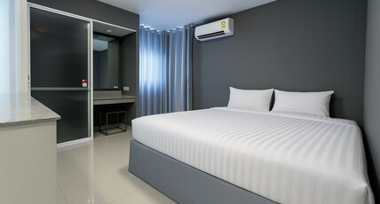 Siam Rama 9 Hotel Room Type - Family with balcony