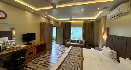 JUNGLECITI HOUSE Room Type - Executive Deluxe Room