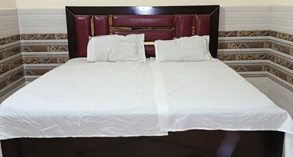 Madhav Sewa Sadan/ Walking Distance To Ram Mandir Room Type - Deluxe Room ( Without AC)