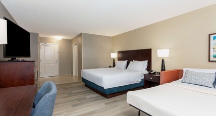 Hampton Inn Orlando-Airport Room Type - 1K LARGER RM W SFBD NS