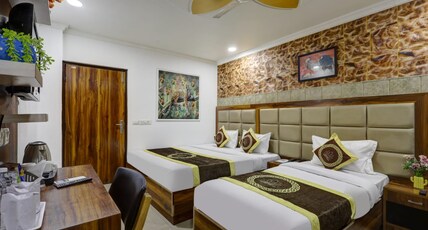 Hotel The RTS Plaza Room Type - Triple Bed Room