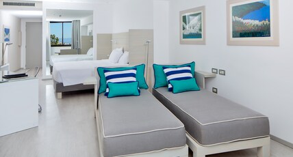 Hilton Sorrento Palace Room Type - QUADRUPLE DELUXE SEA VIEW