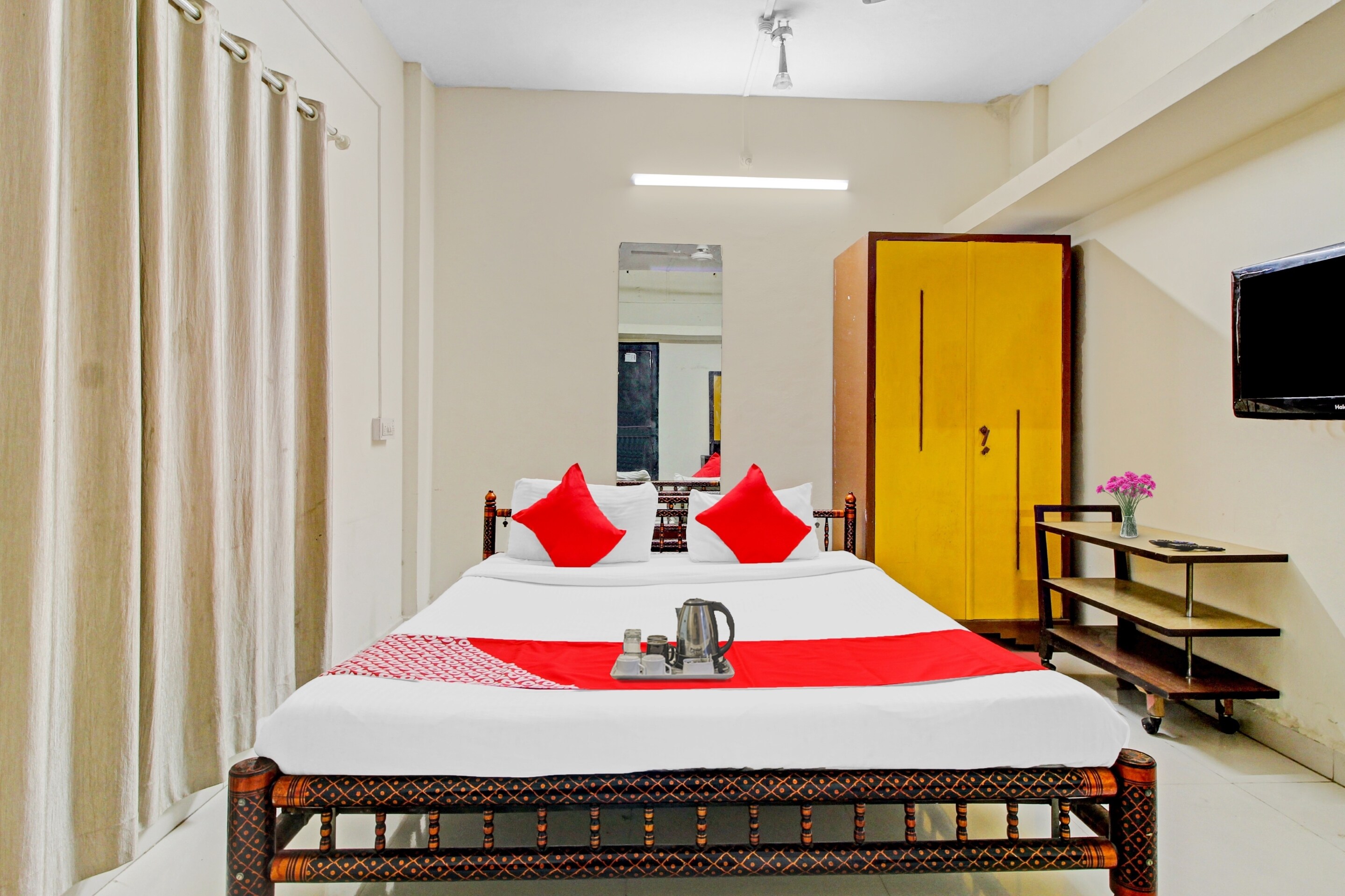 Hotel O Star - Tap to explore photos