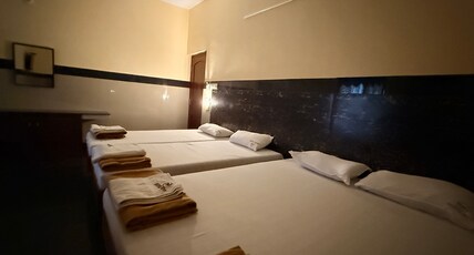 Hotel Wins Room Type - 4 Bed Standard AC