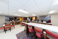 BROOKFIELD-MILWAUKEE HOTEL