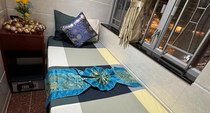 Australia Lounge  Room Type - Single Room