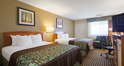 Best Western Windsor Inn Room Type - Accessible - 2 Queen, Mobility Accessible, Roll In Shower, Non-Smoking, Full Breakfast Best Western Windsor Inn Room Type - Accessible - 2 Queen, Mobility Accessible, Roll In Shower, Non-Smoking, Full Breakfast