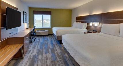 Holiday Inn Express Fishkill Room Type - 2 Queen Standard Extra Floor Space