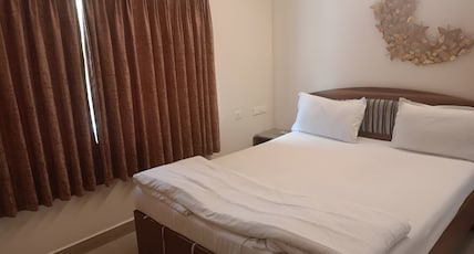 Royal Stay Guesthouse - Beach Road Room Type - Deluxe Room Royal Stay Guesthouse - Beach Road Room Type - Deluxe Room