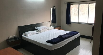 Midway No.1 Room Type - Double Bedroom AC