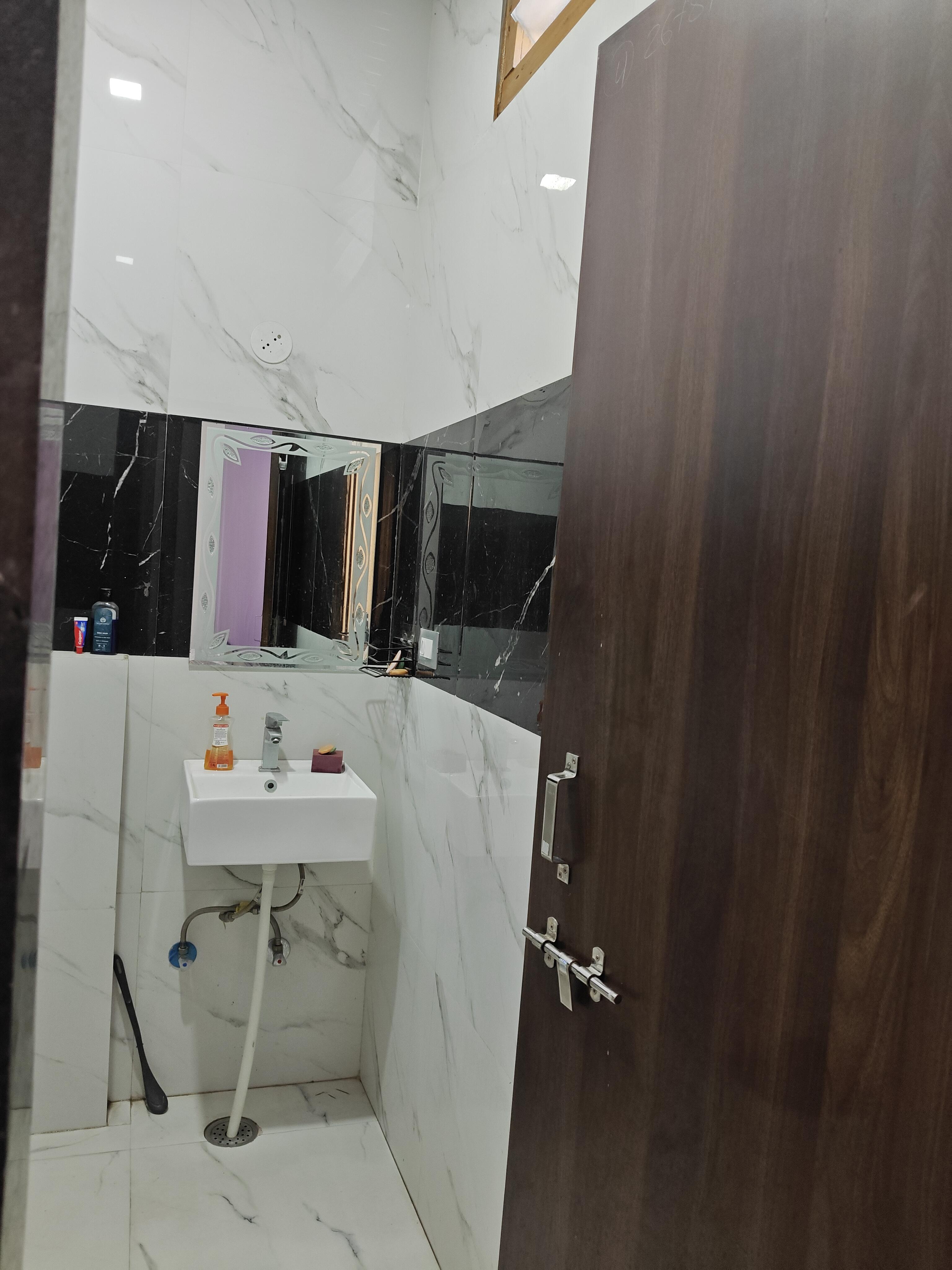 Alok ji Homestay - Tap to explore photos