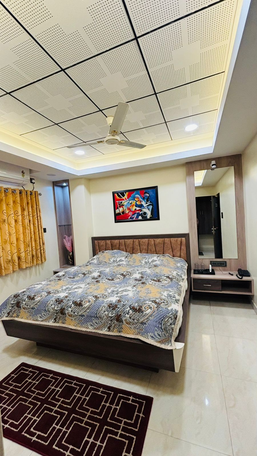 Hotel Vivaanta - Tap to explore photos