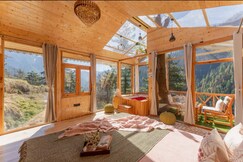 SkyHeaven Jacuzzi Treehouse