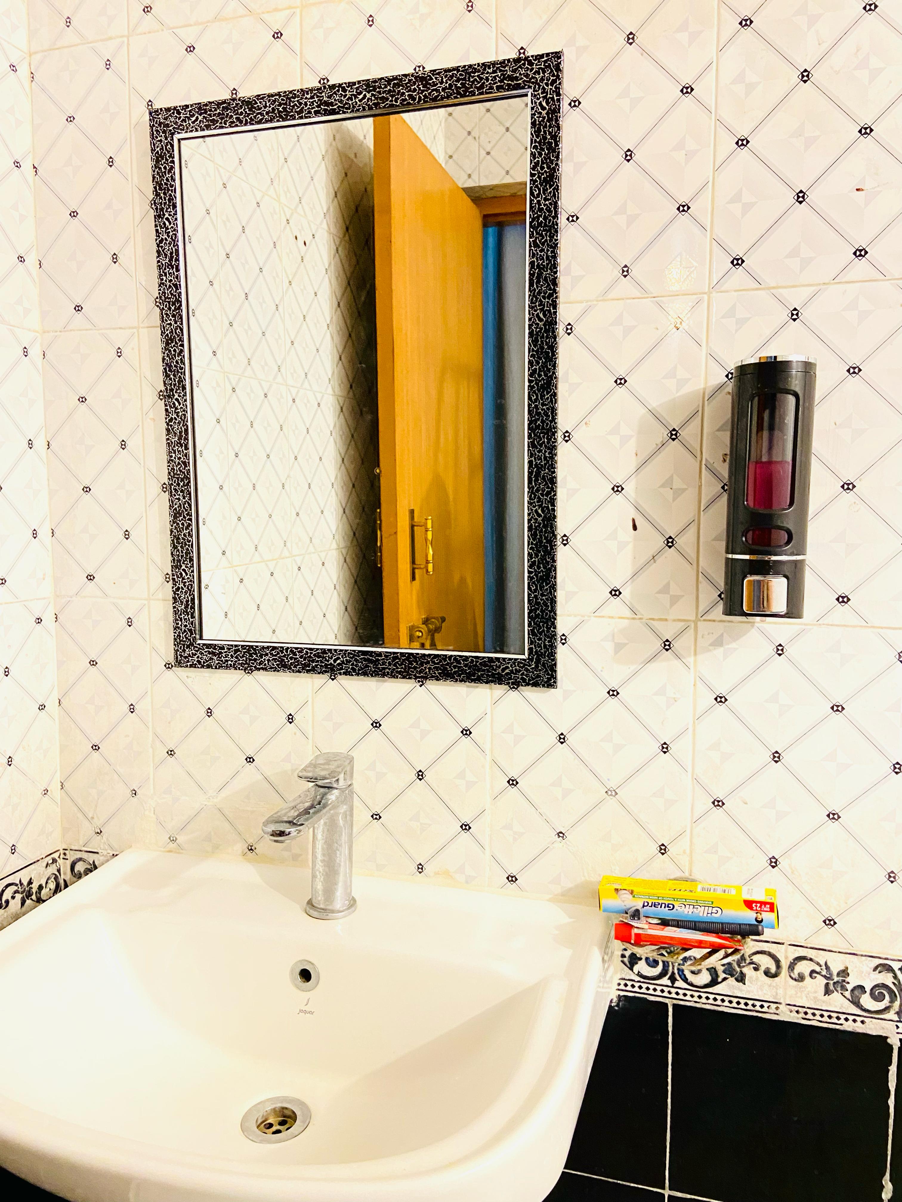 Garima Cottage - Tap to explore photos