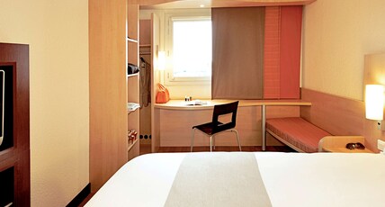 IBIS KOELN AIRPORT Room Type - Room with 1 double bed (63 x 79 in [160 x 200 cm]), new sleep-easy concept