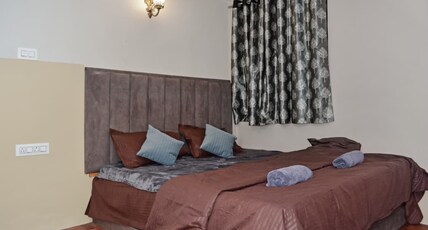 Peak & Pillow Room Type - Bedroom
