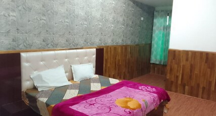 Hotel Murli Wala Gopala Room Type - Deluxe Triple Bed Room