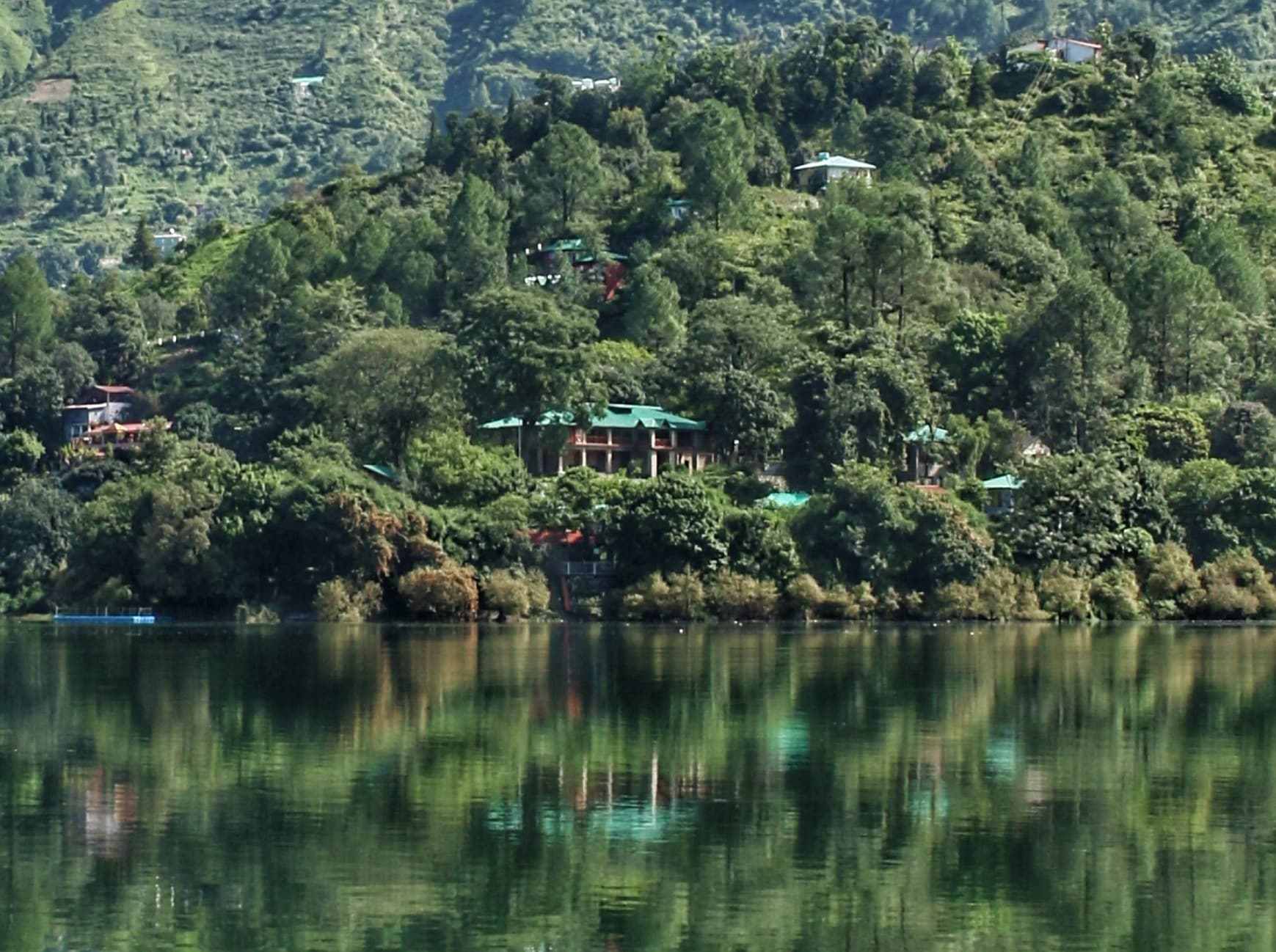 The Lake Resort - Tap to explore photos
