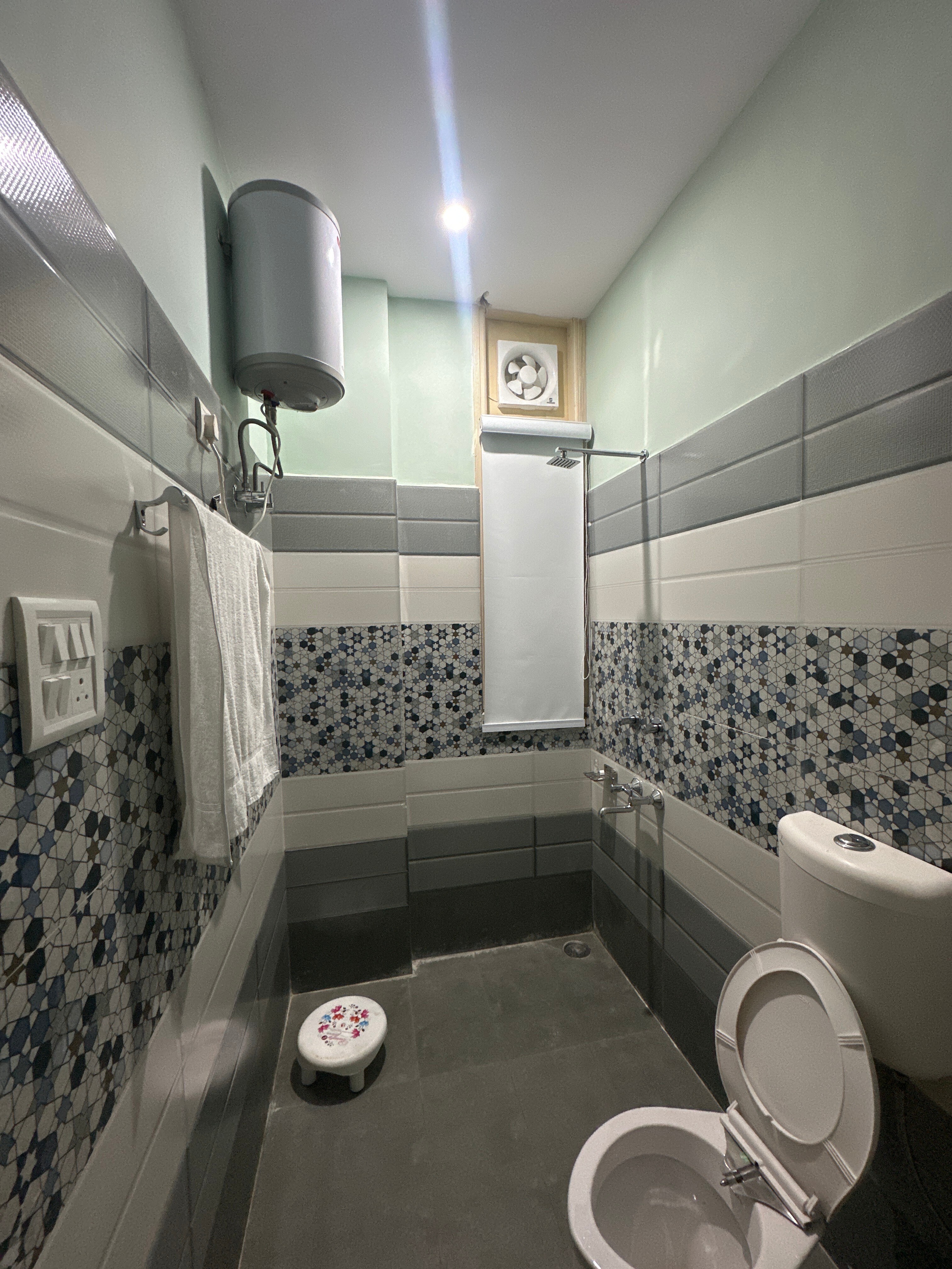 Hotel mountain face - Tap to explore photos