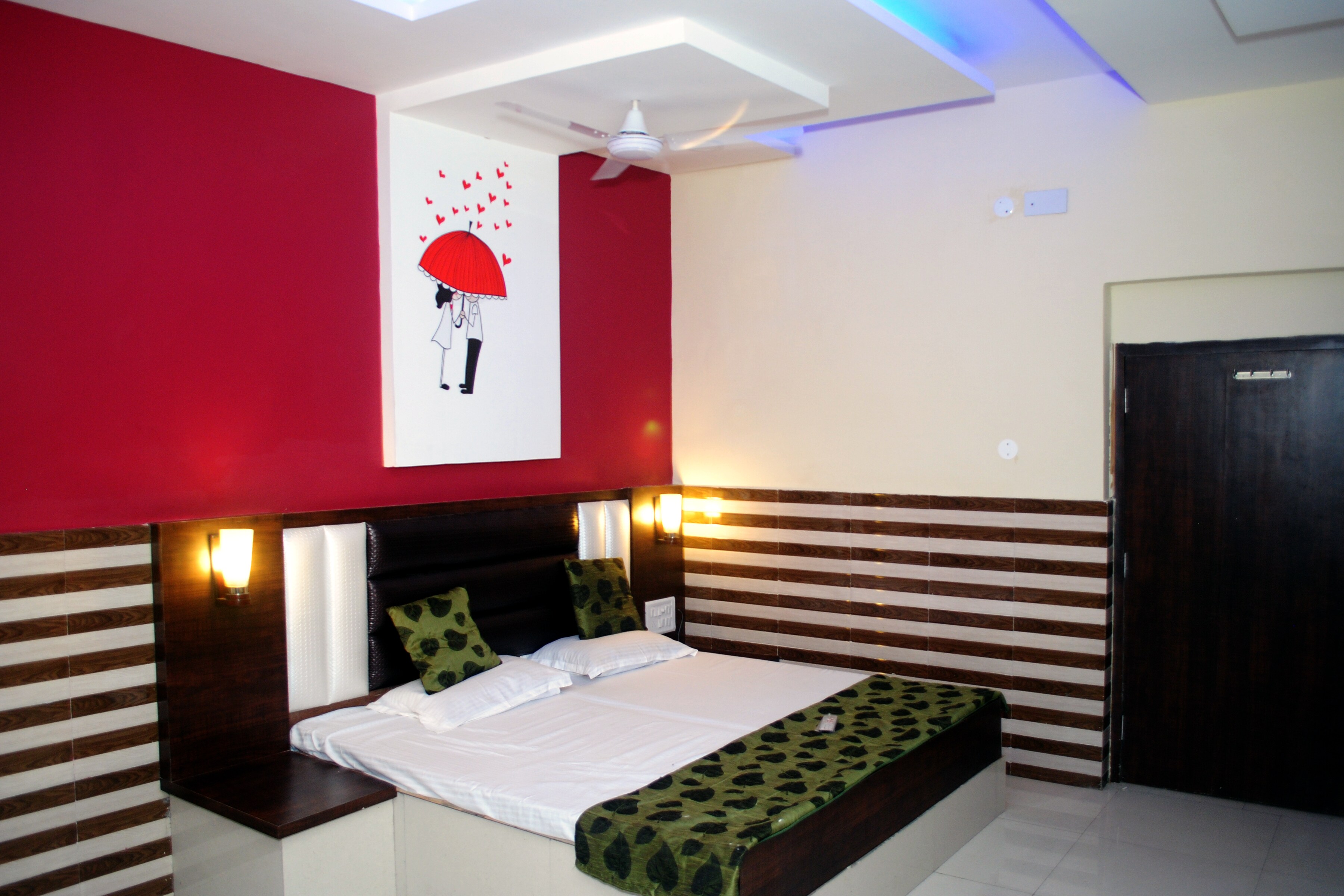 Hotel Superfine Complex - Tap to explore photos