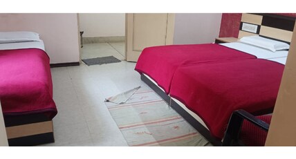 Emerald Homes and Service Apartment Room Type - Deluxe Room
