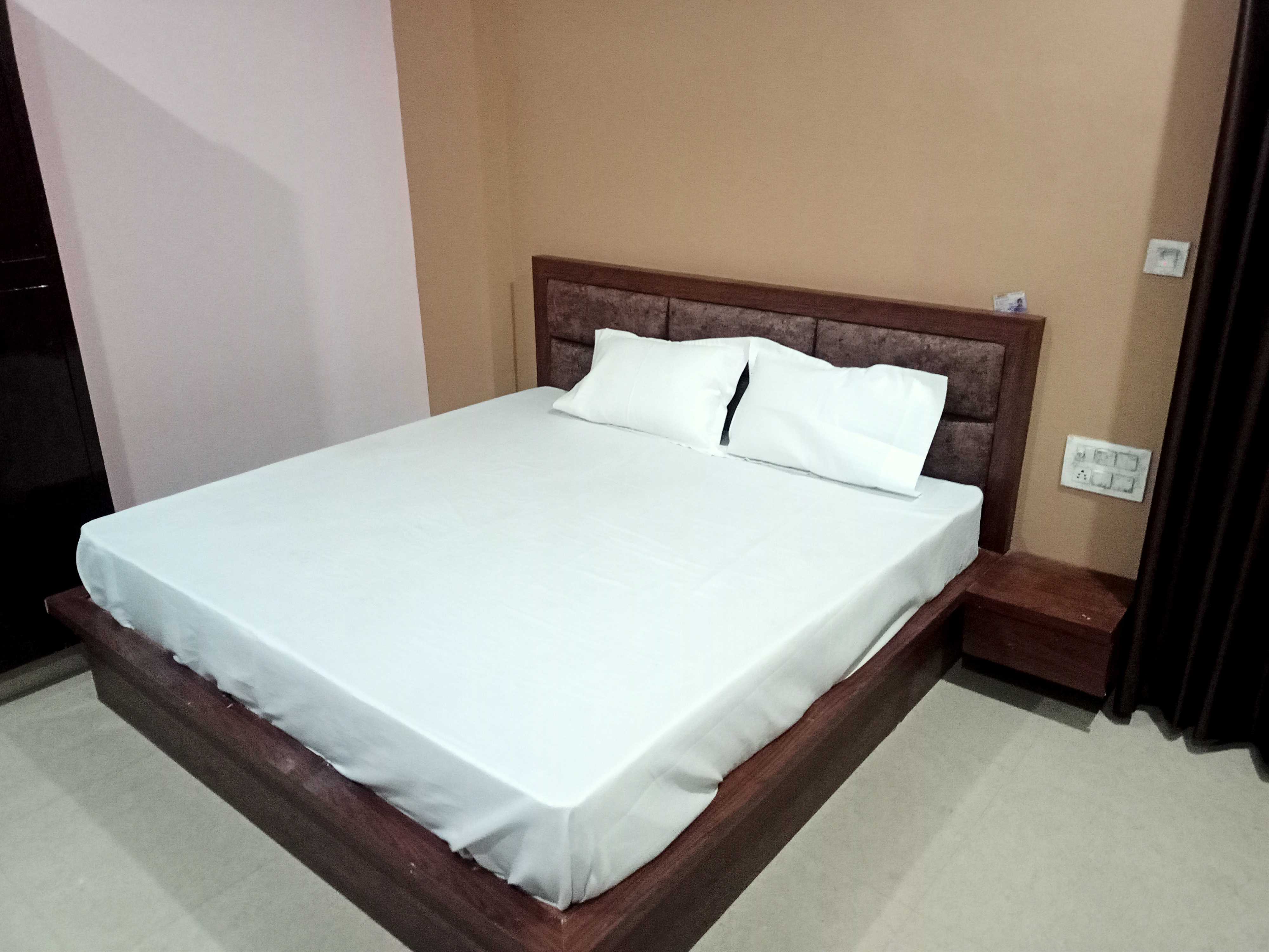 Hotel O Jr Guest House - Tap to explore photos