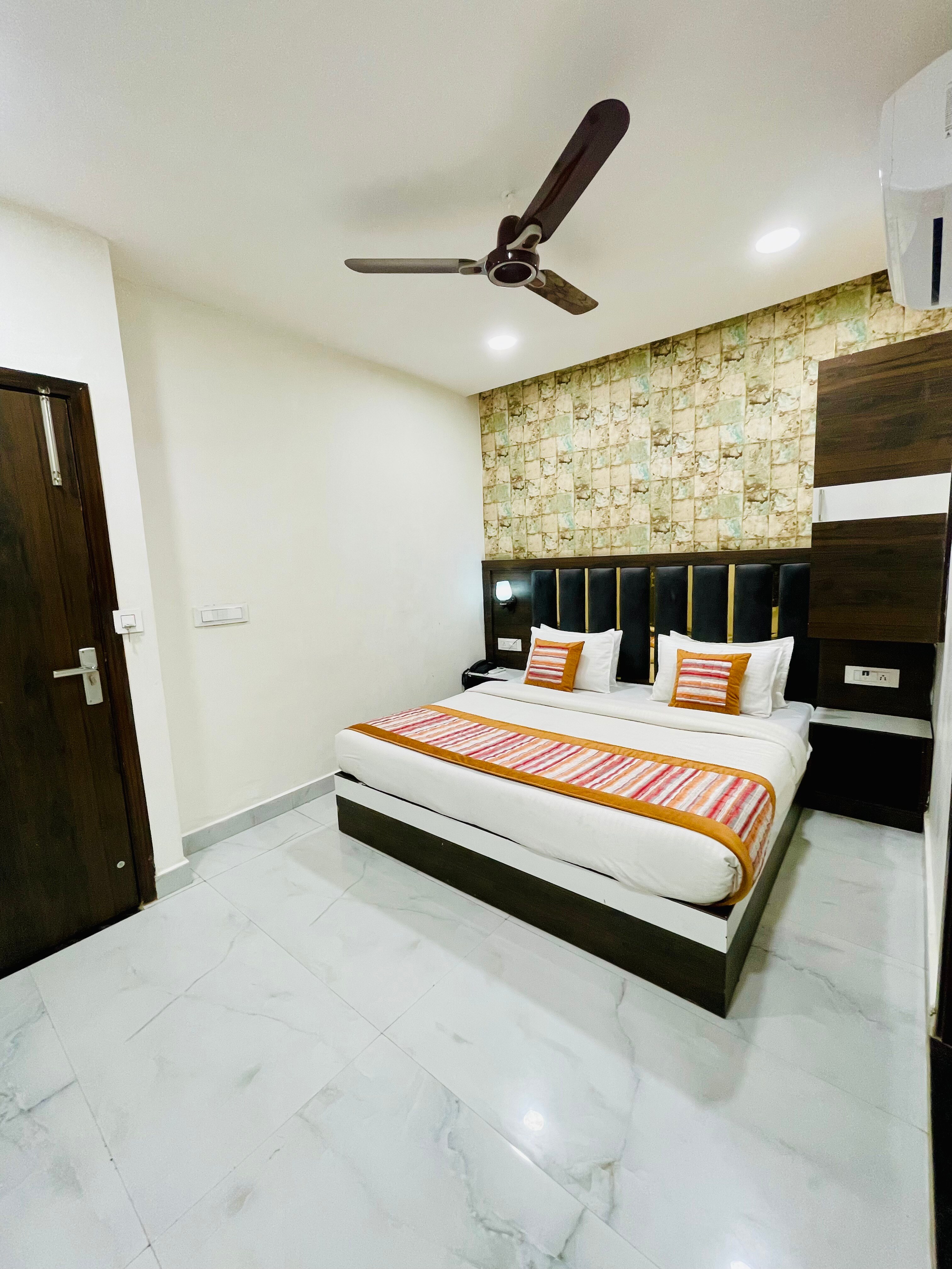 GS grand - Tap to explore photos