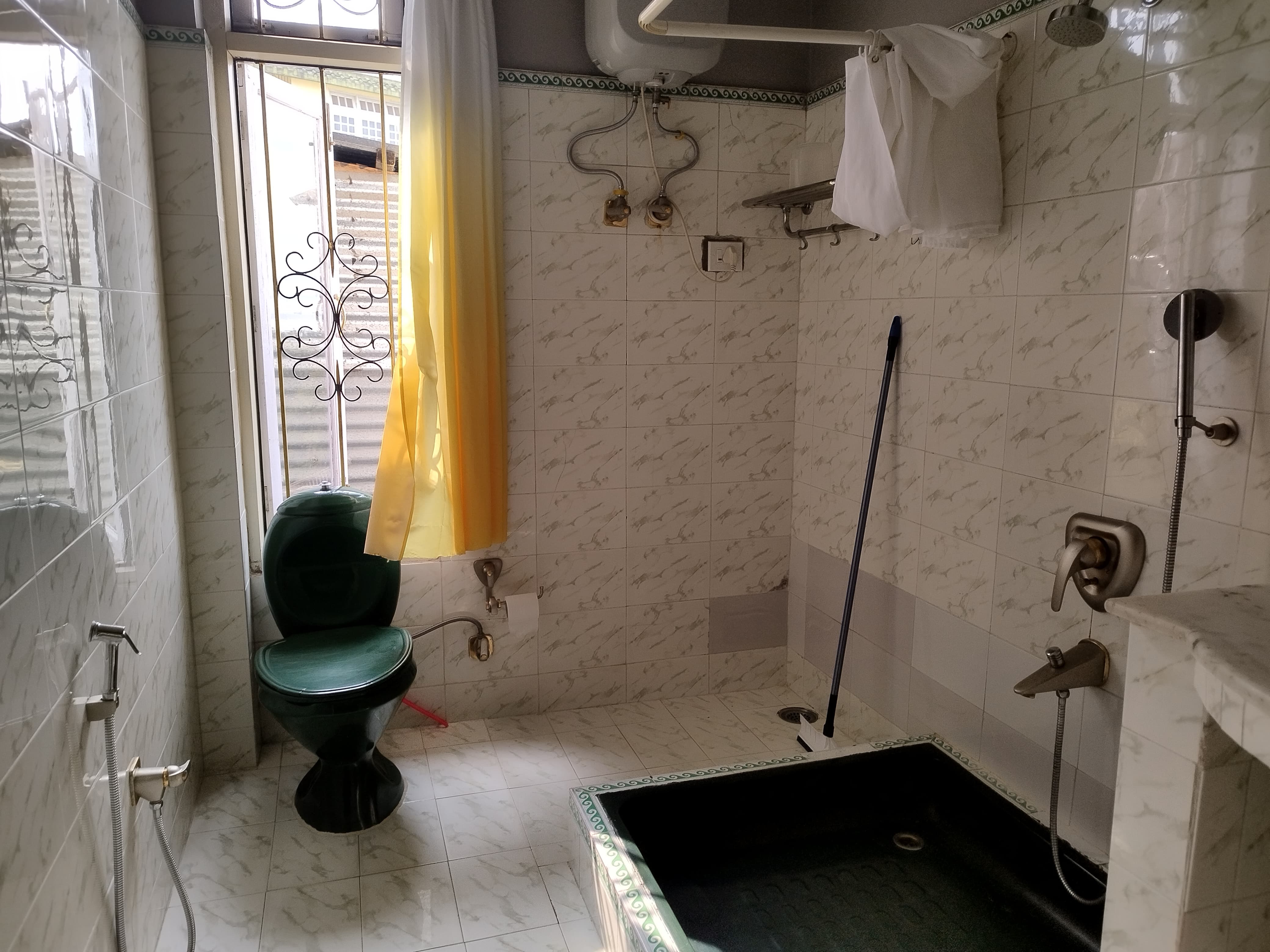 Beaumont Homestay - Tap to explore photos