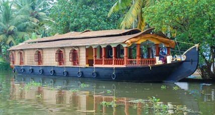 Coco Houseboat Kerala Room Type - 4 BEDROOM DELUXE PRIAVTE HOUSEBOAT AC