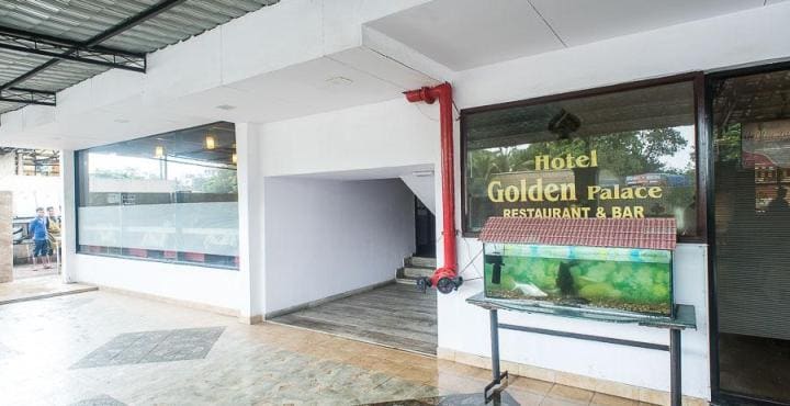 Hotel Golden Palace - Tap to explore photos
