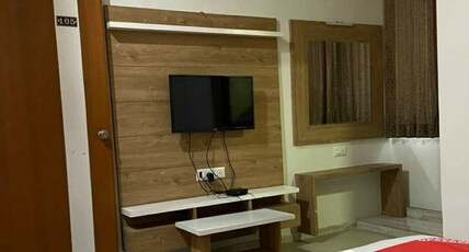 Hotel Ganesh Inn Room Type - Deluxe Room