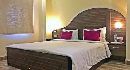 Spring Sky Mughalsarai By ShriGo Hotels Room Type - ShriGo Suite with Living Room (Free Wi-Fi and Tea Maker)