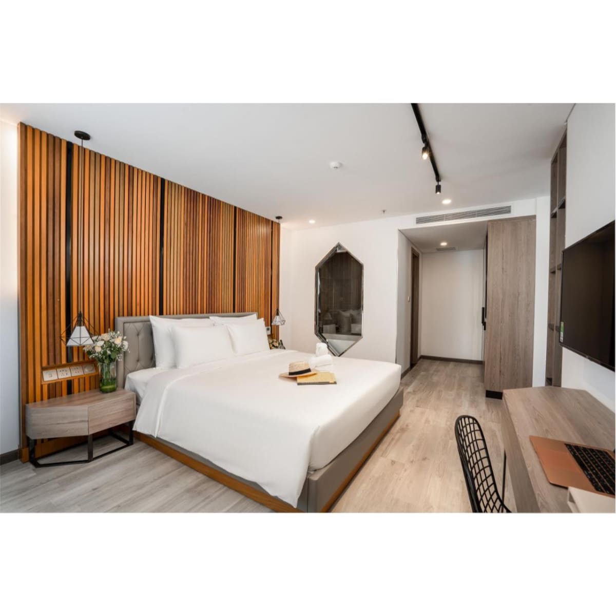 Haian Riverfront Hotel Da Nang - Tap to explore photos