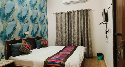 5 PETALS Room Type - Deluxe Room