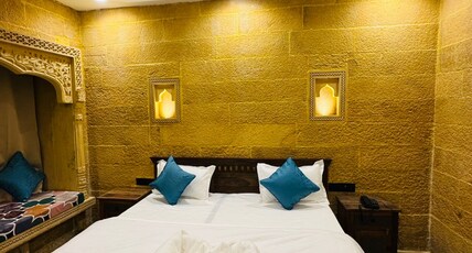 Silent Sand Jaisalmer Room Type - deluxe room with balcony fort view