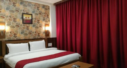 HOTEL MAJESTIQUE, Pune Room Type - Deluxe Room