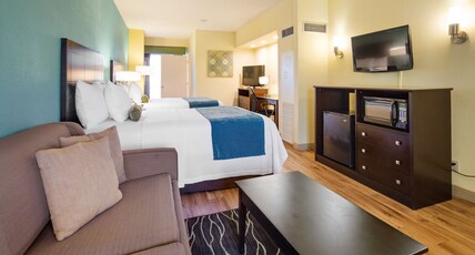 Best Western Plus Deerfield Beach Hotel & Suites Room Type - Suite-2 Double Beds, Mobility Accessible, Walk In Shower, Non-Smoking, Full Breakfast Best Western Plus Deerfield Beach Hotel & Suites Room Type - Suite-2 Double Beds, Mobility Accessible, Walk In Shower, Non-Smoking, Full Breakfast