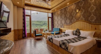 The Himalayan Apple Zone Room Type - Luxury Room River view with balcony