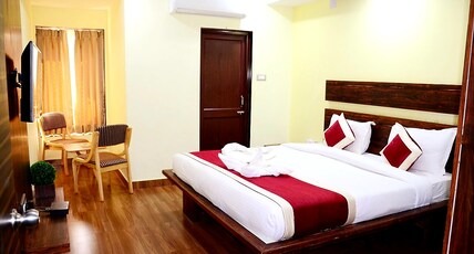 SAPPHIRE PLAZA Room Type - Executive AC with King Bed
