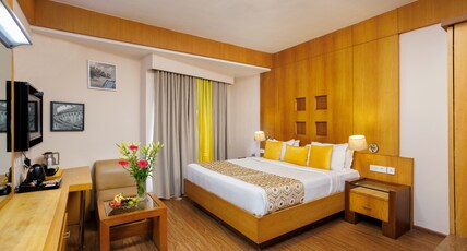 Hotel Meadows Residency Room Type - Meadows Honeymoon Suite with Bath Tub