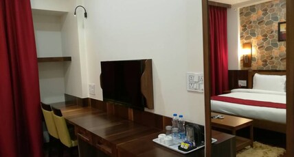HOTEL MAJESTIQUE, Pune Room Type - Deluxe Room HOTEL MAJESTIQUE, Pune Room Type - Deluxe Room