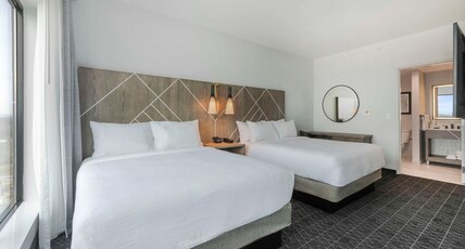Embassy Suites by Hilton Asheville Downtown Room Type - 2 QN BED 2 ROOM STE MTNVW