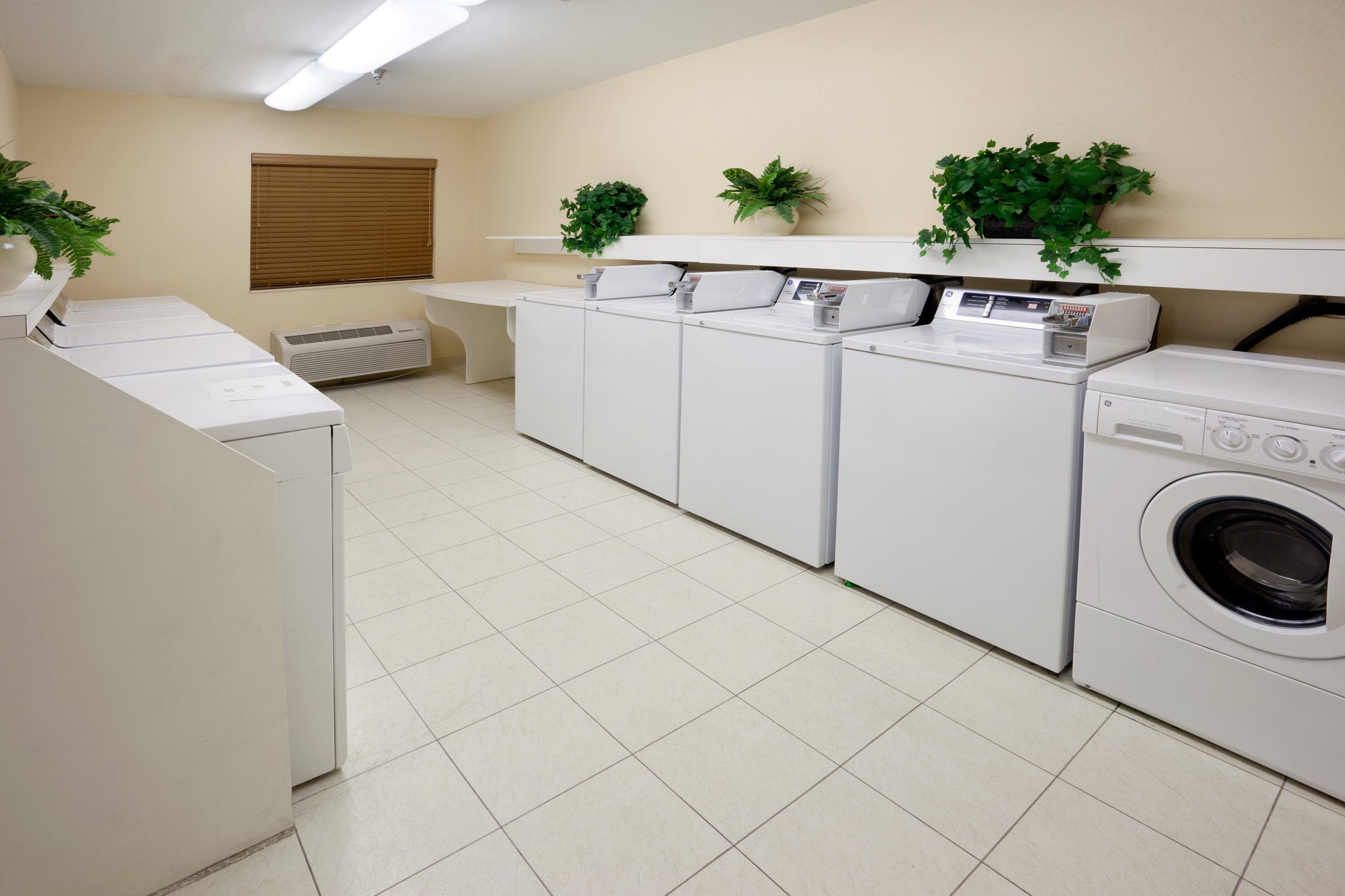 Candlewood Suites CORPUS CHRISTI-SPID - Tap to explore photos