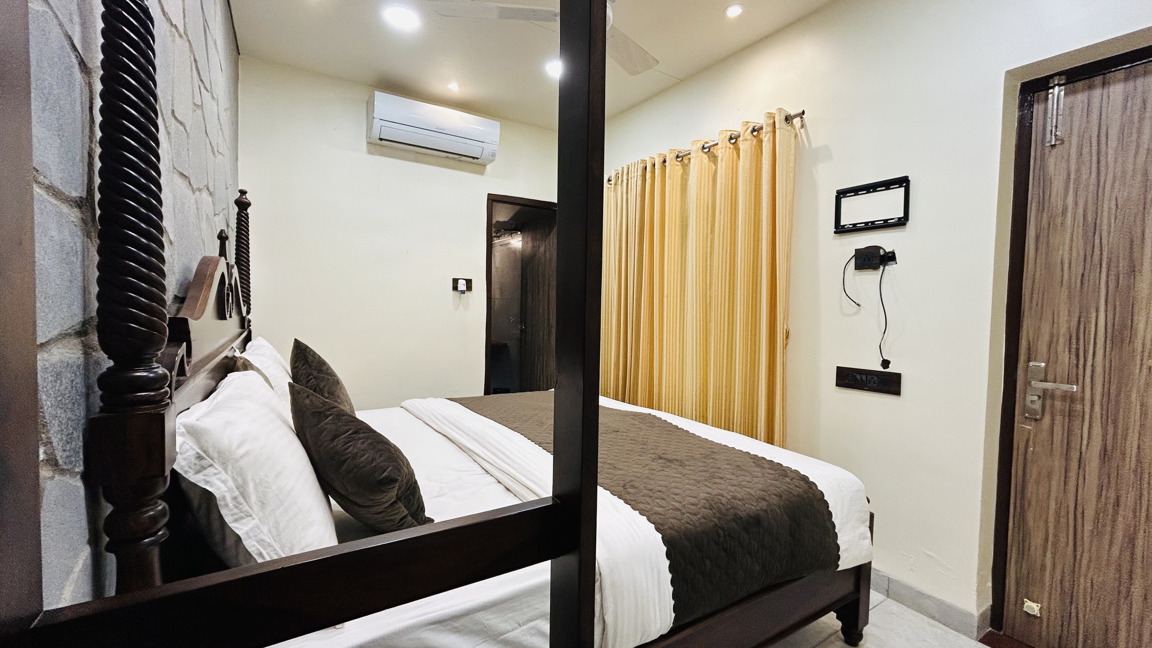 Hari Niwas - A Boutique Garden Resort - Tap to explore photos