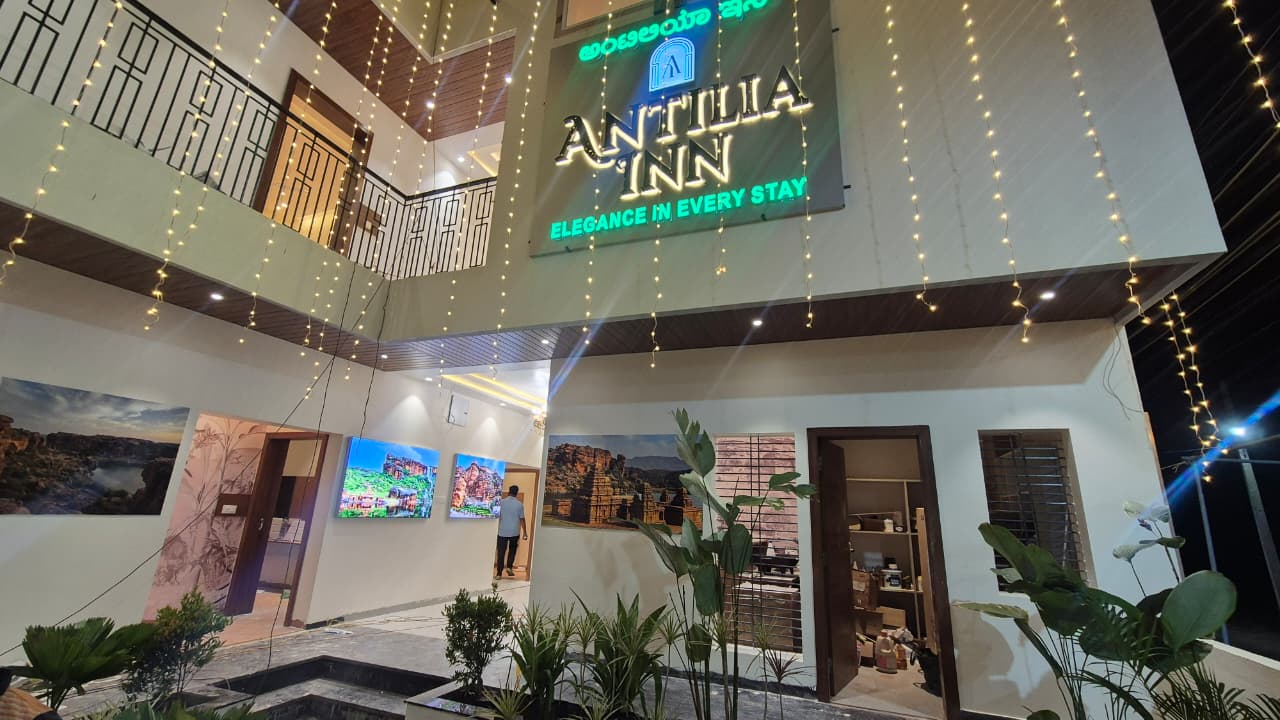 Hotel Antilia Inn - Tap to explore photos