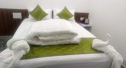 Hill forest Yelagiri Room Type - Deluxe Double Room