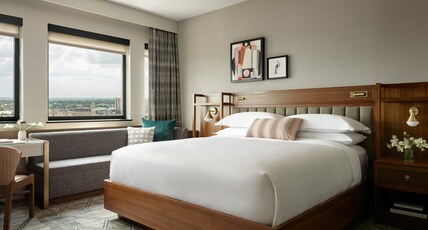 InterContinental Hotels SAN ANTONIO RIVERWALK Room Type - 1 King Premium City View