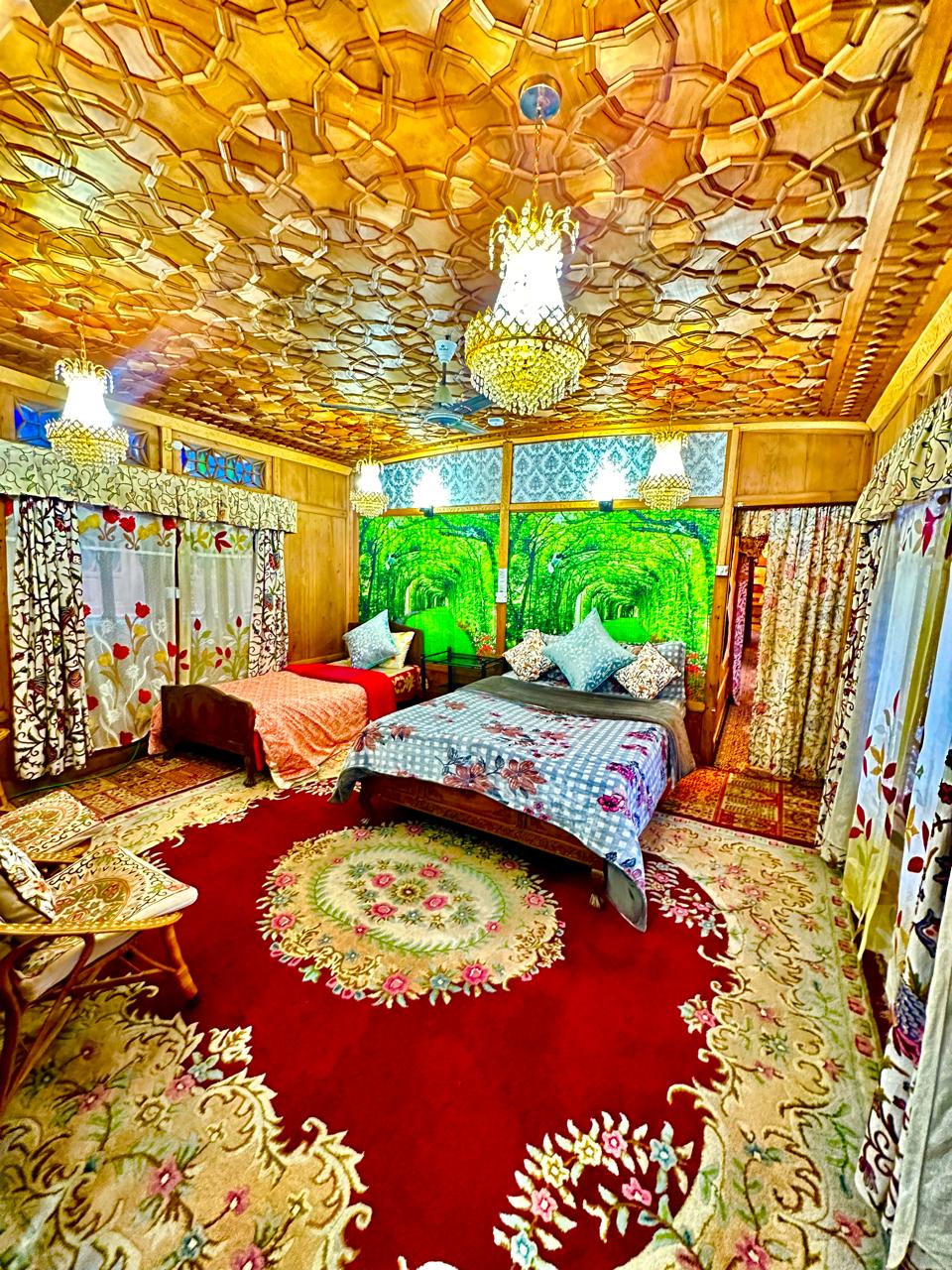 House Boat Geneva Srinagar - Tap to explore photos