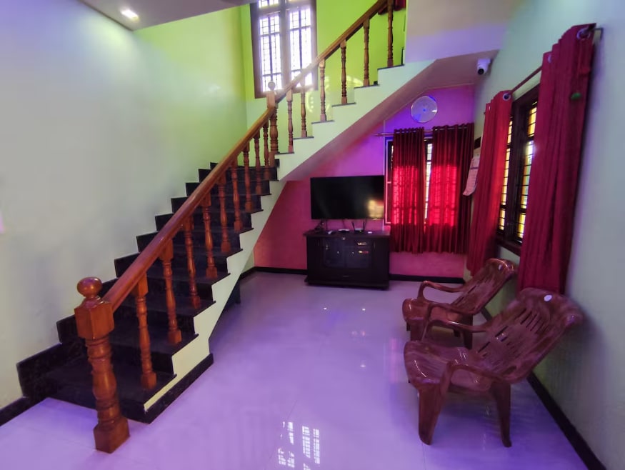 Sima Homestay - Tap to explore photos